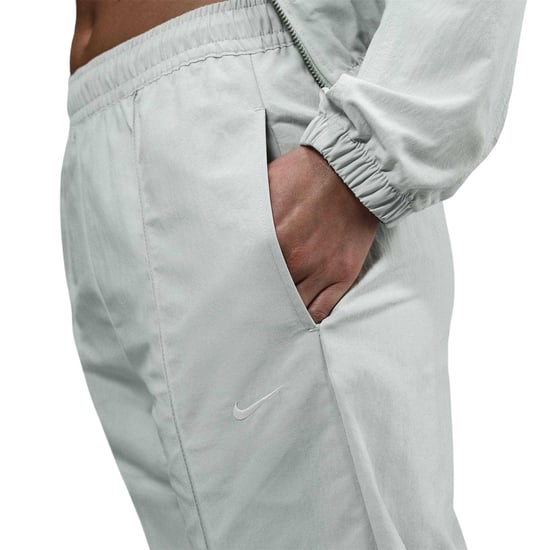 Nike Joggingbyxor för damer i vävd NSW-modell (Ljus silver/vit) - Image 4