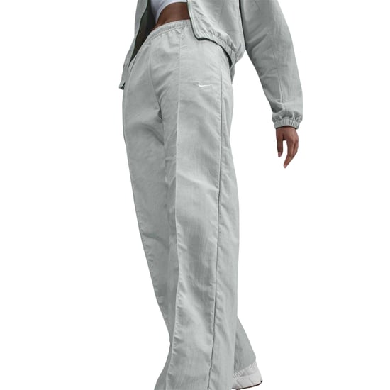 Nike Joggingbyxor för damer i vävd NSW-modell (Ljus silver/vit) - Image 5