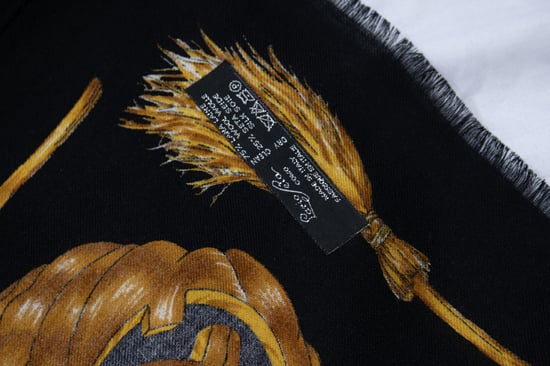 Moschino, svart halsduk med häxtryck - Image 3
