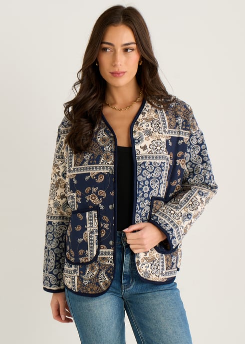 Lätt quiltad jacka i viskos med marinblått paisley-mönster - Image 2