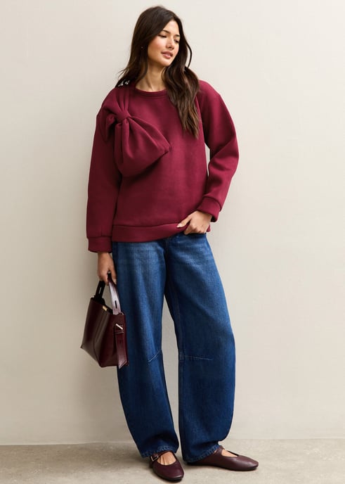 Oversized trui met rode strik-patch - Image 1
