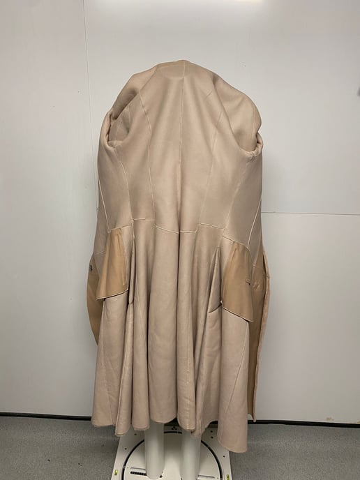 Bottega Veneta Volledige Lengte Shearling Jas in Beige Suede - Image 3