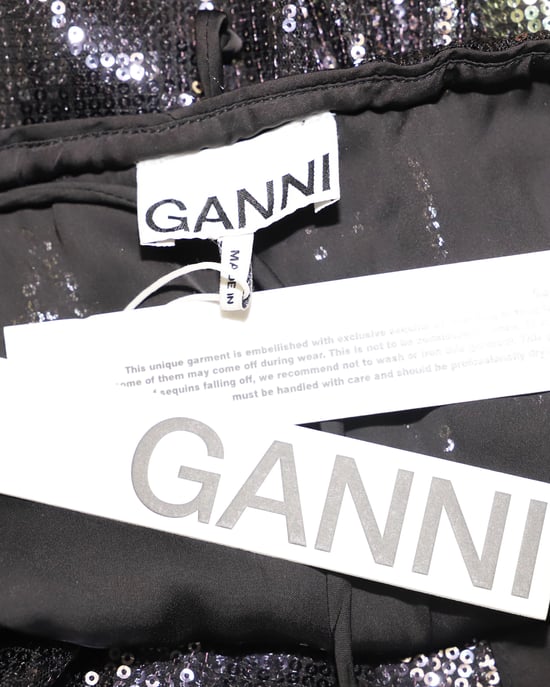 Ganni Plisserad Klänning med Bälte i Svart Viskos - Image 4
