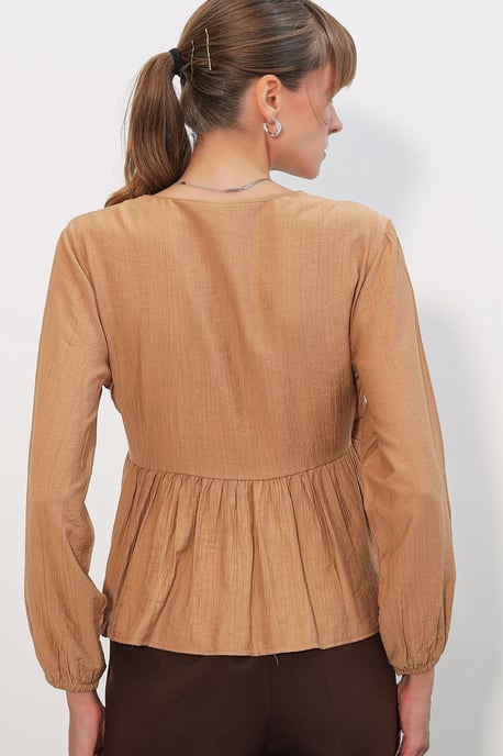 V-Neck Tie Detail Crepe Wrap Blouse - Image 5