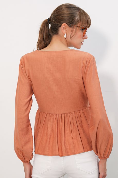 V-Neck Tie Detail Crepe Wrap Blouse - Image 5