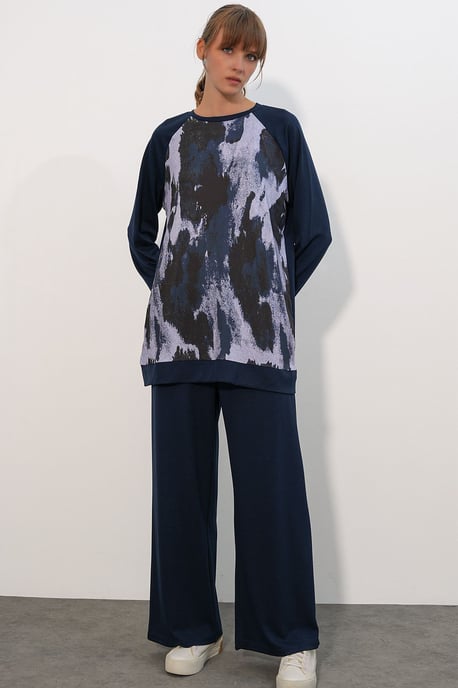 Oversize Abstract Print Crew Neck Tunic & Pants Set - Image 4