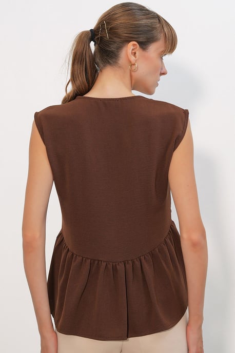 V-Neck Buttoned Sleeveless Blouse - Image 4