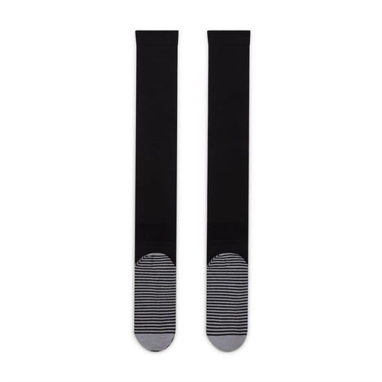 Accessories Nike U Nk Strike Kh in Black/White - Image 4