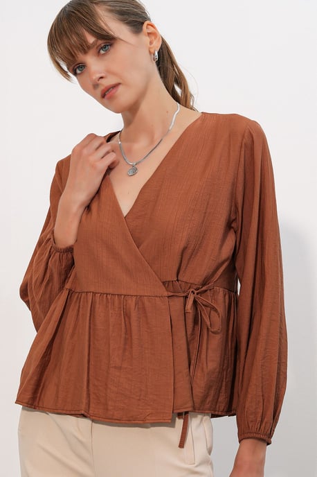 V-Neck Tie Detail Crepe Wrap Blouse - Image 3