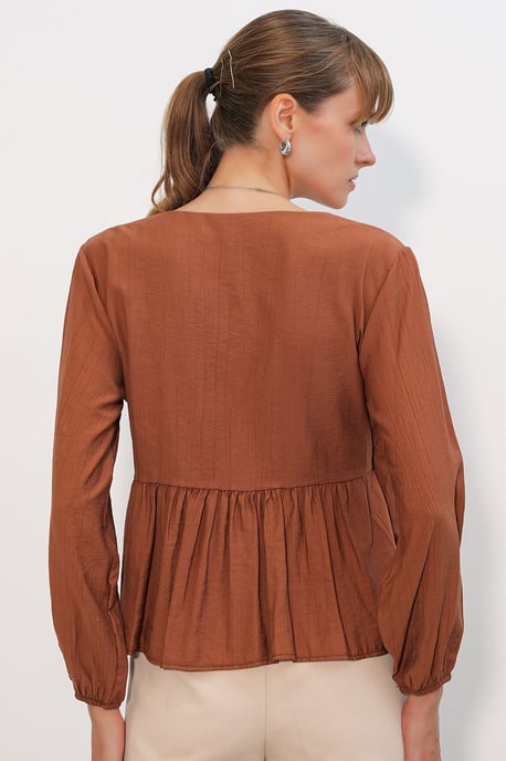 V-Neck Tie Detail Crepe Wrap Blouse - Image 5