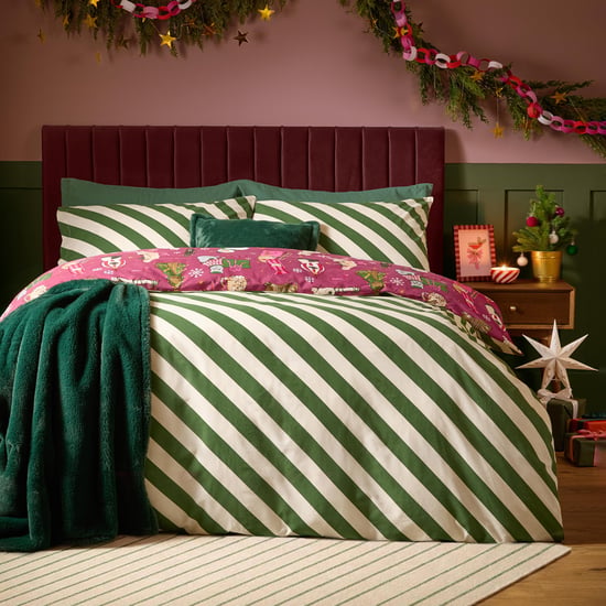 Furn Feline Festive Reversible Christmas Duvet Cover Set, Purrgundy - Image 2