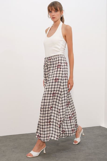 High-Waist Plaid Maxi Skirt - Image 3