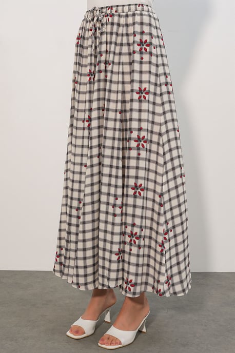 High-Waist Plaid Maxi Skirt - Image 5
