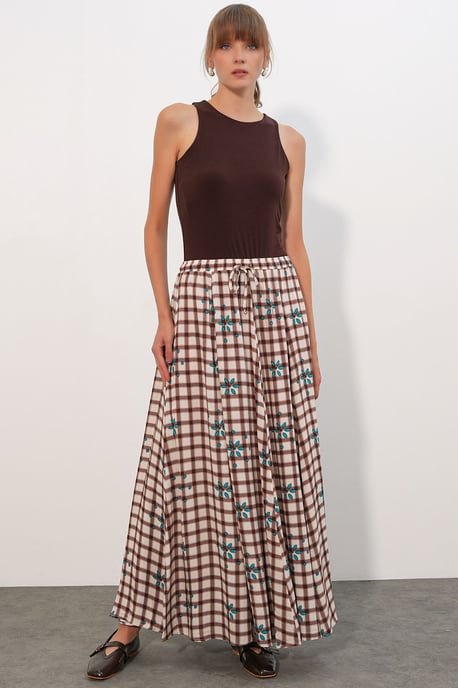 High-Waist Plaid Maxi Skirt - Image 5