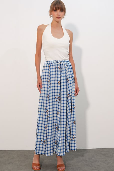 High-Waist Plaid Maxi Skirt - Image 3