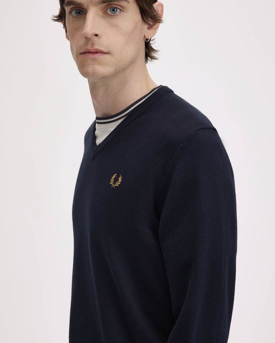 Regular Fit Long Sleeve V Neck Jumper in Dark Navy - Image 5