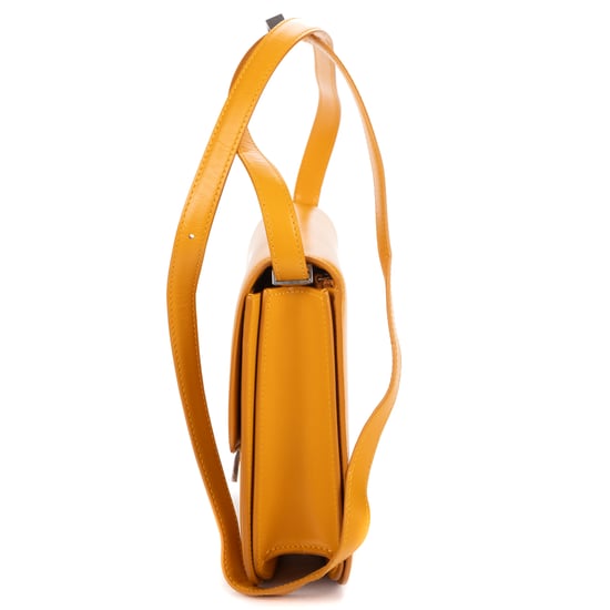 Medium Classic Box Medium Shoulder Bag - Image 3