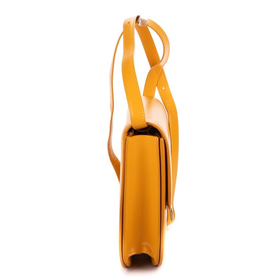 Medium Classic Box Medium Shoulder Bag - Image 4