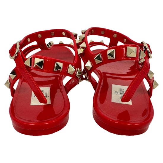 Valentino Garavani Rockstud Plat Sandalen in Rode Rubber - Image 5