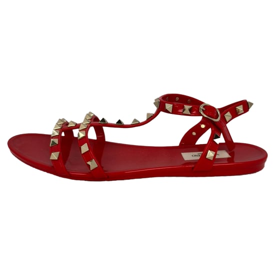Valentino Garavani Rockstud Plat Sandalen in Rode Rubber - Image 6