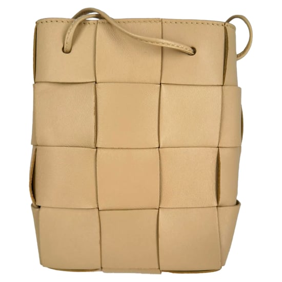 Bottega Veneta Liten Kassett Bucket Väska i Beigeläder - Image 3