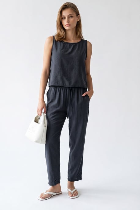 Mouwloze Crepe Jumpsuit - Image 2