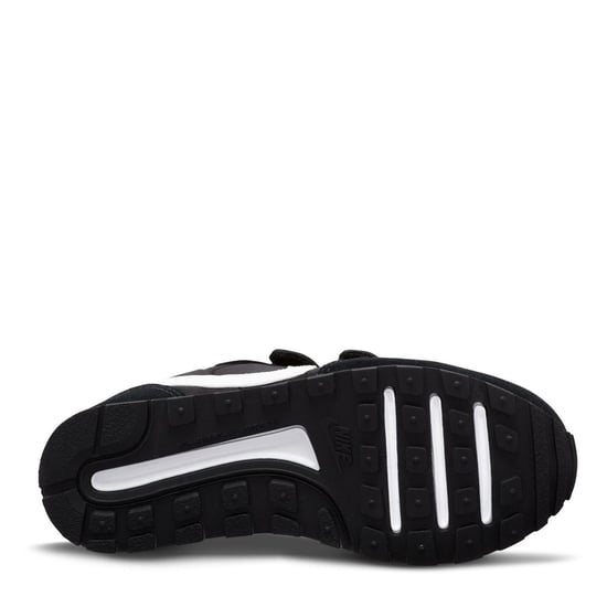 Girls Nike Md Valiant Trainers Girls in Black/White - Image 6