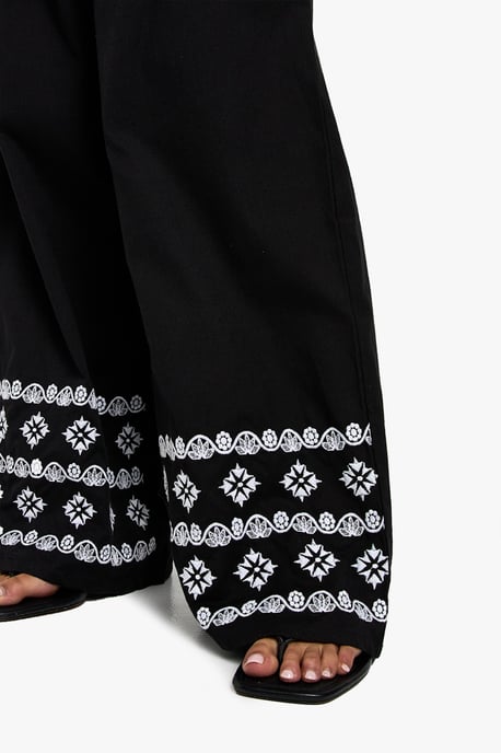 Petite Wide Leg Broderie Hem Trouser - Image 4