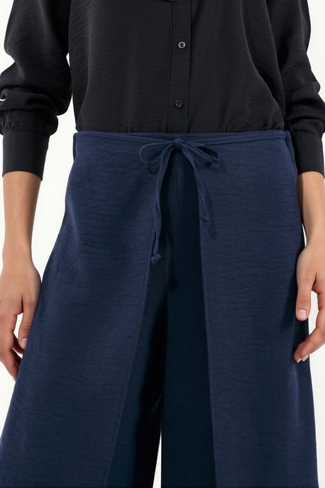 Drawstring Waist Crepe Trousers with Tie Detail - Image 4