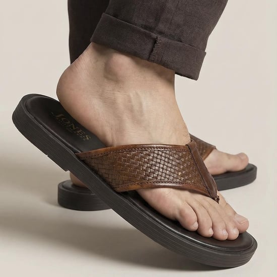 Jones Bootmaker Wallgate Premium Leather Toe Post Sandals - Image 4