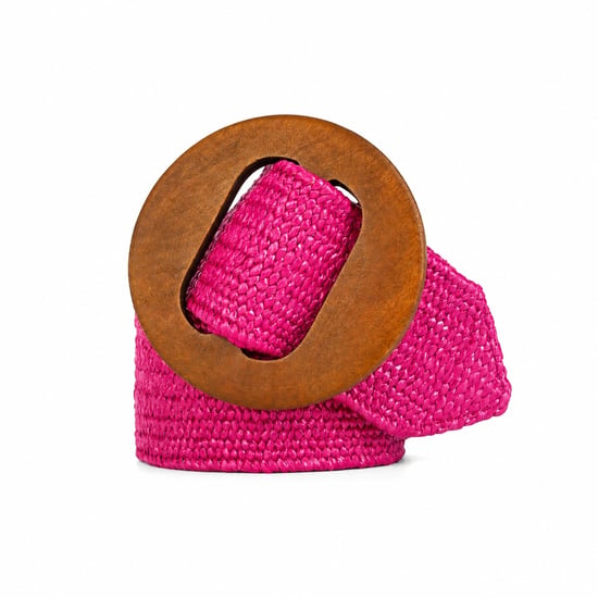 Women’s Woven Elastic Dress Belt Straw-Look Waist Belt with Wooden Buckle in Fuchsia - Image 3