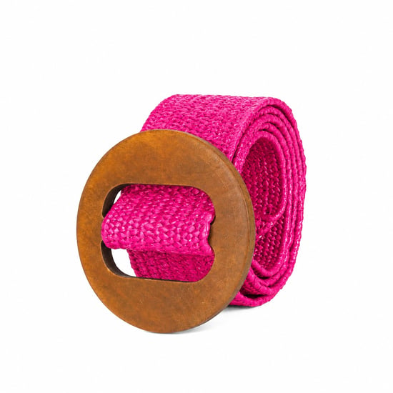 Women’s Woven Elastic Dress Belt Straw-Look Waist Belt with Wooden Buckle in Fuchsia - Image 5