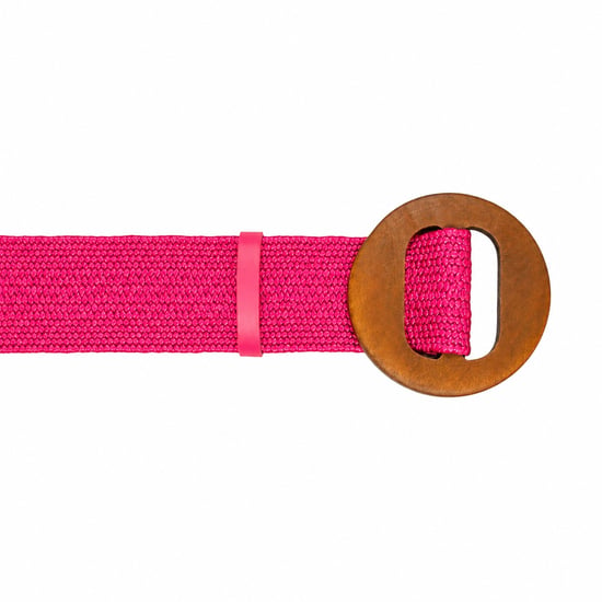 Women’s Woven Elastic Dress Belt Straw-Look Waist Belt with Wooden Buckle in Fuchsia - Image 6