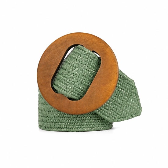Women’s Woven Elastic Dress Belt Straw-Look Waist Belt with Wooden Buckle in Green - Image 3