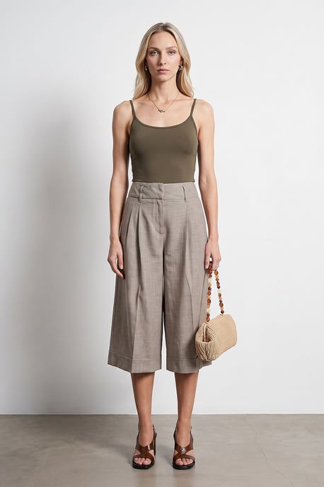 High-Waist Pleated Wide-Leg Capri Trousers - Image 1