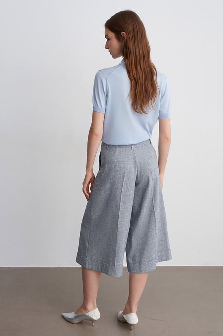 High-Waist Pleated Wide-Leg Capri Trousers - Image 2
