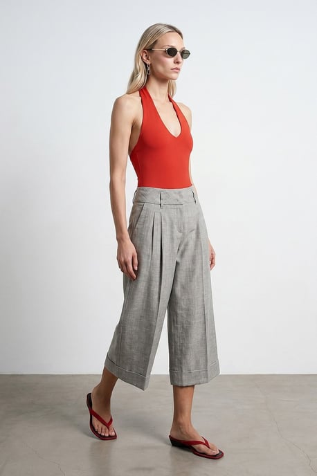 High-Waist Pleated Wide-Leg Capri Trousers - Image 4