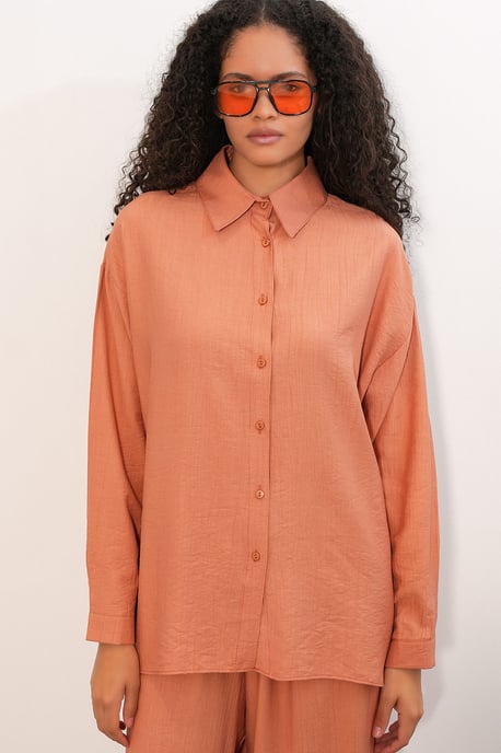 Textured Button-Up Long Sleeve Shirt - Image 2
