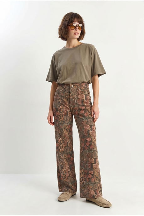 High Waist Paisley Print Straight Leg Denim Pants - Image 3