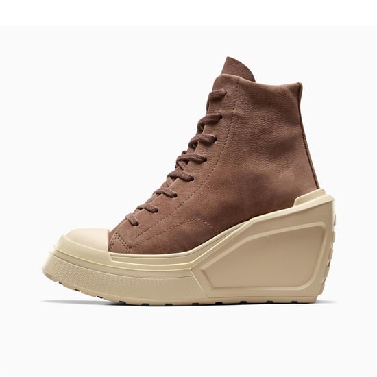 Women's Converse Chuck 70 De Luxe Wedge Co Trainers in 202-Bear Nap/ - Image 2