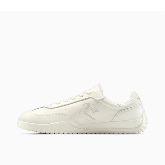 Women's Converse Run Star Trainer Gold Classic Low Top Trainers in 286-Egret/Egr - Image 2