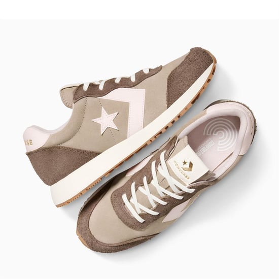 Men's Converse Adults Omega Trainer Low Top Trainers in 286-Vintage C - Image 4