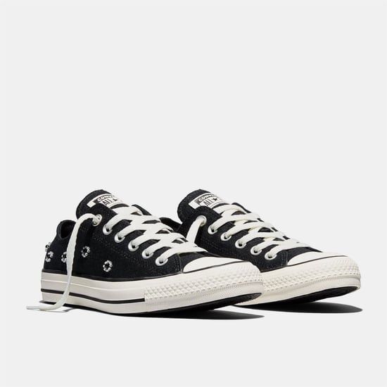 Men's Converse Chuck Taylor All Star Bea Low Top Trainers in 001-Black/Egr - Image 2