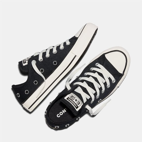 Men's Converse Chuck Taylor All Star Bea Low Top Trainers in 001-Black/Egr - Image 5