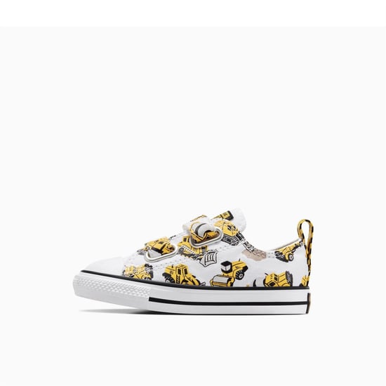 Boys Converse Kids Chuck Taylor All Star Con Canvas Trainers in 102-White/Bla - Image 2