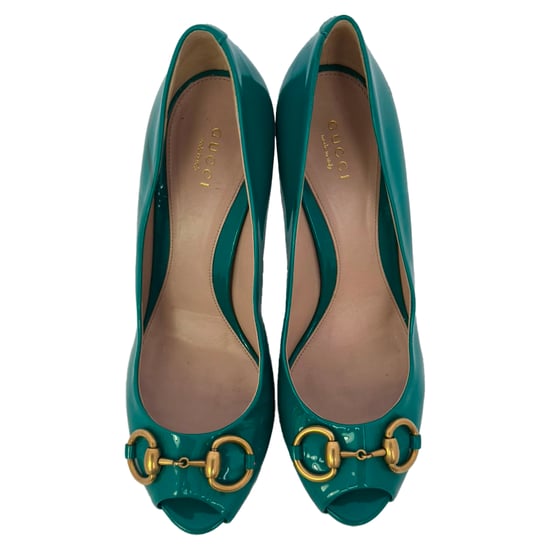 Gucci New Hollywood Horsebit Peep Toe Pumps in Turquoise Patent Leather - Image 4