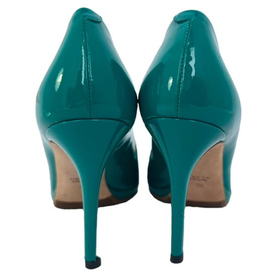 Gucci New Hollywood Horsebit Peep Toe Pumps in Turquoise Patent Leather - Image 6