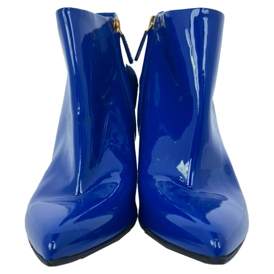 Gucci Pointed Toe Ankle Boots in Blue Patent Leather - Image 2