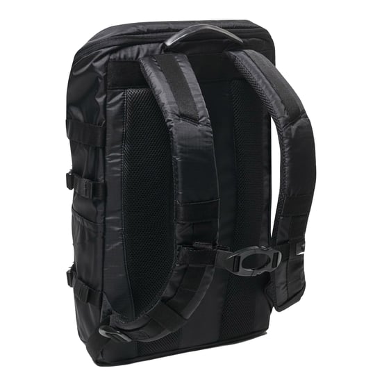 Oakley 20L Outdoor Black Backpack - Image 2