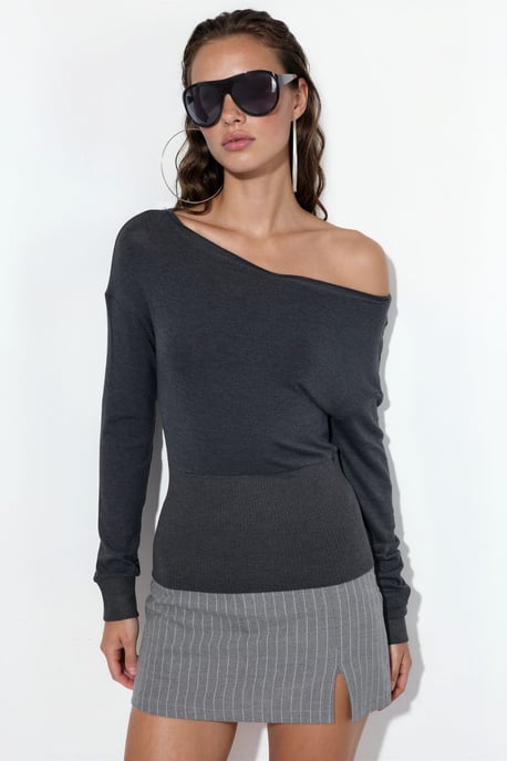 Women's Cropped Ribbed Crew Neck Sweater - Image 2